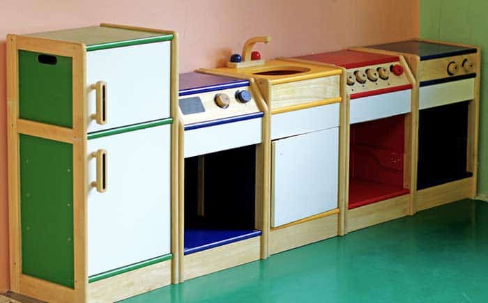 Kinderküchen aus Holz (depositphotos.com)